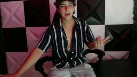 Snapshot of dani_cumboy chatting on January 23, 2025, 7:54 am dani_cumboy online show from January 23, 2025, 7:54 am