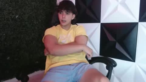 Snapshot of dani_cumboy chatting on February 6, 2025, 3:06 am dani_cumboy online show from February 6, 2025, 3:06 am