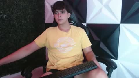 Snapshot of dani_cumboy chatting on February 6, 2025, 6:08 am dani_cumboy online show from February 6, 2025, 6:08 am