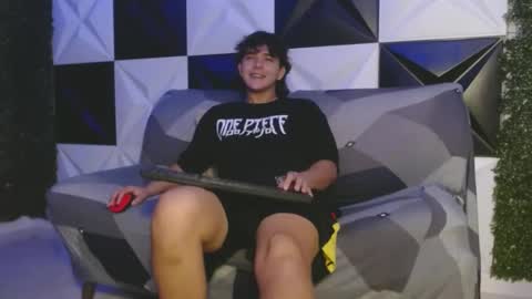 Snapshot of dani_cumboy chatting on March 9, 2025, 3:01 am dani_cumboy online show from March 9, 2025, 3:01 am