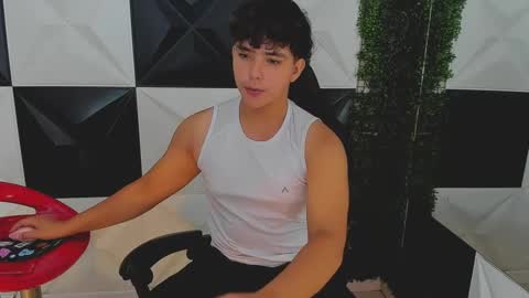 Snapshot of dani_cumboy chatting on October 1, 2025, 1:06 pm dani_cumboy online show from October 1, 2025, 1:06 pm