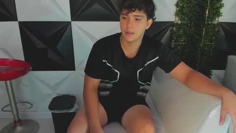 Snapshot of dani_cumboy chatting on October 14, 2025, 2:40 pm dani_cumboy online show from October 14, 2025, 2:40 pm