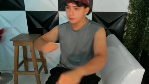 Snapshot of dani_cumboy chatting on November 8, 2025, 1:33 pm dani_cumboy online show from November 8, 2025, 1:33 pm