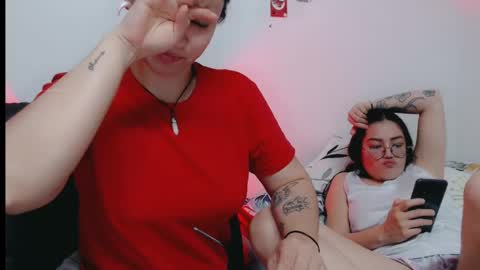 Snapshot of dani_jocelyn chatting on January 8, 2025, 11:30 pm dani y jocelyn online show from January 8, 2025, 11:30 pm