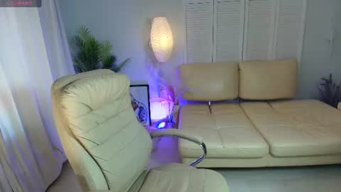 Snapshot of dani_kittys chatting on June 25, 2026, 8:52 am dani_kittys online show from June 25, 2026, 8:52 am