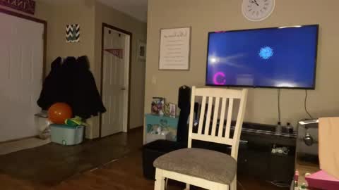 Dani Dragon online show from December 8, 2024, 7:15 am