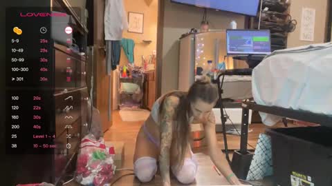 Dani Dragon online show from December 25, 2024, 8:07 am