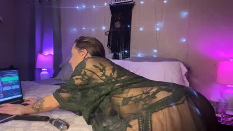 Dani Dragon online show from January 15, 2025, 8:51 am