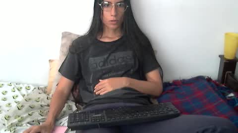 daniela_alzatee online show from September 27, 2025, 6:46 pm