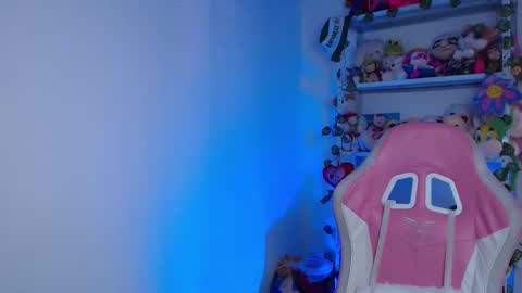 Snapshot of daniela_cute22 chatting on November 25, 2025, 4:40 pm DANIELA online show from November 25, 2025, 4:40 pm