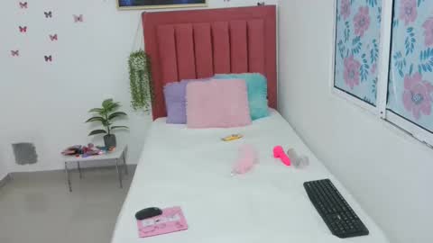 daniela_lan online show from October 17, 2025, 10:07 am