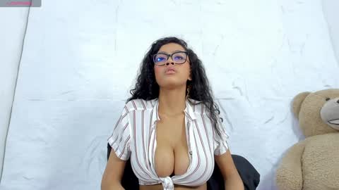 Dani online show from December 4, 2024, 8:29 pm