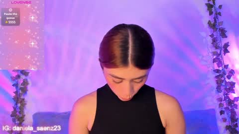 Snapshot of daniela_saenz1 chatting on December 16, 2024, 12:15 am Dani Saenz online show from December 16, 2024, 12:15 am