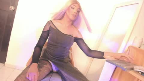 danielamay00 online show from June 28, 2026, 7:20 pm