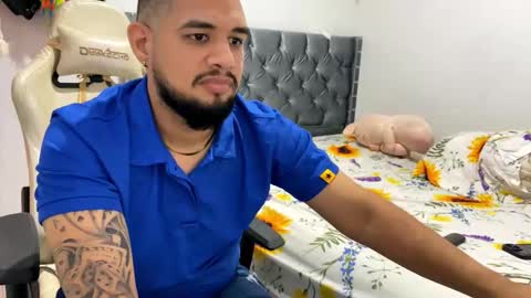 danielaw777 online show from October 15, 2025, 2:44 am