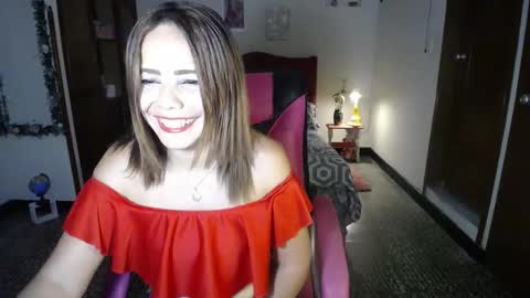 Snapshot of danielle_rose_ chatting on March 5, 2025, 6:56 pm Angie online show from March 5, 2025, 6:56 pm