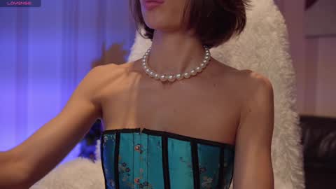 Snapshot of danielle_thomas chatting on January 12, 2025, 9:51 am Danielle online show from January 12, 2025, 9:51 am