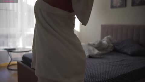 Snapshot of danielle_thomas chatting on September 25, 2025, 8:18 am Danielle online show from September 25, 2025, 8:18 am