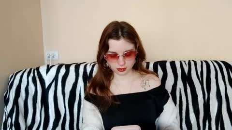 Mia online show from April 14, 2026, 11:16 am