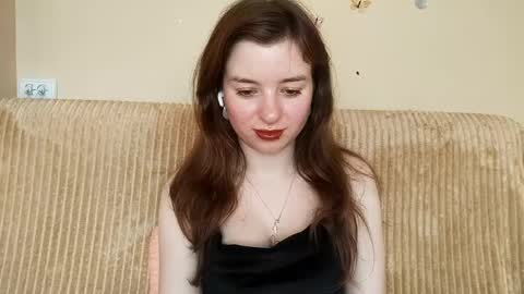 Snapshot of daniellevaulet chatting on May 27, 2026, 1:41 pm Mia online show from May 27, 2026, 1:41 pm