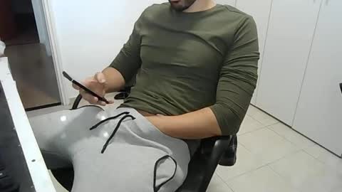 Snapshot of danielsexy400789 chatting on December 7, 2024, 10:12 am daniell sexy body online show from December 7, 2024, 10:12 am