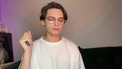 danieltuckerr online show from October 5, 2025, 4:55 am