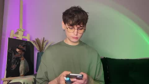 danieltuckerr online show from April 10, 2026, 8:35 pm