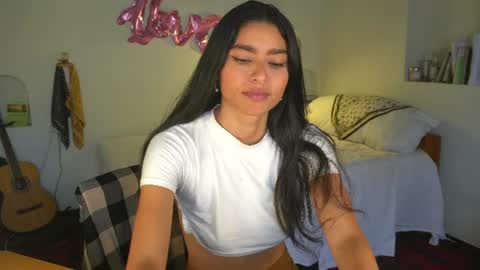Snapshot of daniisla chatting on August 5, 2026, 6:44 pm danalle .. online show from August 5, 2026, 6:44 pm