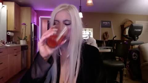 Snapshot of danikawhite69 chatting on December 14, 2024, 10:13 am DanikaWhite69 online show from December 14, 2024, 10:13 am