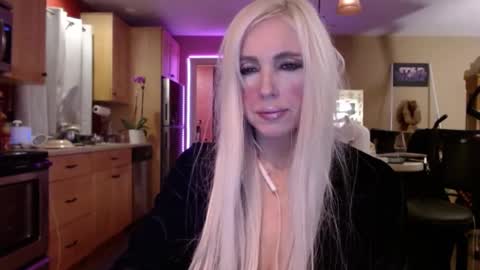 Snapshot of danikawhite69 chatting on December 16, 2024, 8:09 am DanikaWhite69 online show from December 16, 2024, 8:09 am