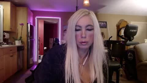 Snapshot of danikawhite69 chatting on December 26, 2024, 7:45 am DanikaWhite69 online show from December 26, 2024, 7:45 am