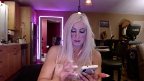 Snapshot of danikawhite69 chatting on January 8, 2025, 4:34 am DanikaWhite69 online show from January 8, 2025, 4:34 am