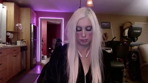 Snapshot of danikawhite69 chatting on January 29, 2025, 8:18 am DanikaWhite69 online show from January 29, 2025, 8:18 am