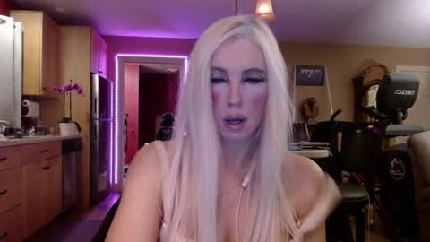 Snapshot of danikawhite69 chatting on February 10, 2025, 4:30 am DanikaWhite69 online show from February 10, 2025, 4:30 am