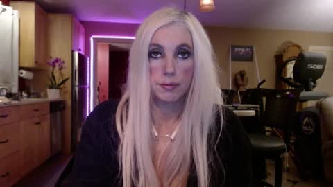 Snapshot of danikawhite69 chatting on February 16, 2025, 8:10 am DanikaWhite69 online show from February 16, 2025, 8:10 am