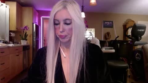 Snapshot of danikawhite69 chatting on February 19, 2025, 11:06 am DanikaWhite69 online show from February 19, 2025, 11:06 am