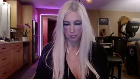 Snapshot of danikawhite69 chatting on February 24, 2025, 8:06 am DanikaWhite69 online show from February 24, 2025, 8:06 am