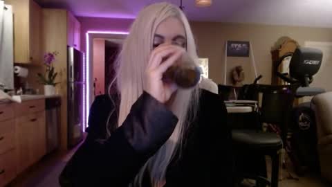 Snapshot of danikawhite69 chatting on February 25, 2025, 8:14 am DanikaWhite69 online show from February 25, 2025, 8:14 am