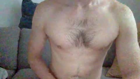 Snapshot of danishguysdicks chatting on November 18, 2025, 7:24 am Buzzy online show from November 18, 2025, 7:24 am