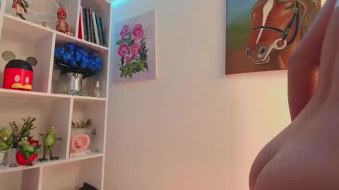 Pau online show from February 26, 2026, 2:27 pm