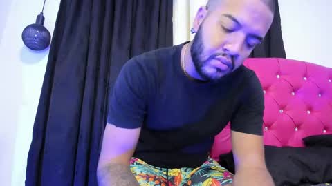 Snapshot of dann_27 chatting on February 11, 2025, 11:44 pm Dann online show from February 11, 2025, 11:44 pm