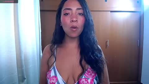 Snapshot of danna__ross chatting on January 17, 2025, 6:44 pm Danna Ross online show from January 17, 2025, 6:44 pm