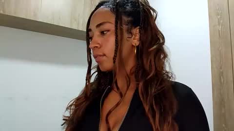 Danna  Ross online show from April 28, 2026, 3:44 am