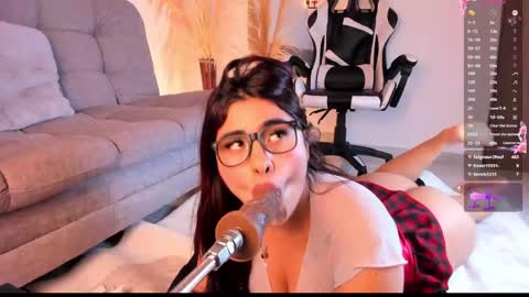 Snapshot of danna_adams1 chatting on February 12, 2025, 2:35 am danna_adams1 online show from February 12, 2025, 2:35 am