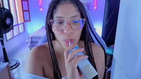 Snapshot of danna_berry chatting on July 28, 2026, 7:39 pm DannaBerry online show from July 28, 2026, 7:39 pm
