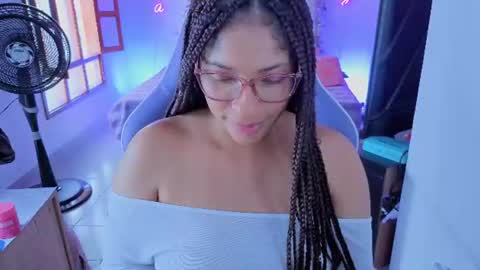 Snapshot of danna_berry chatting on July 28, 2026, 8:52 pm DannaBerry online show from July 28, 2026, 8:52 pm