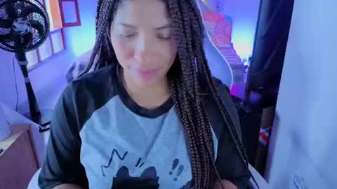 Snapshot of danna_berry chatting on August 5, 2026, 4:21 pm DannaBerry online show from August 5, 2026, 4:21 pm
