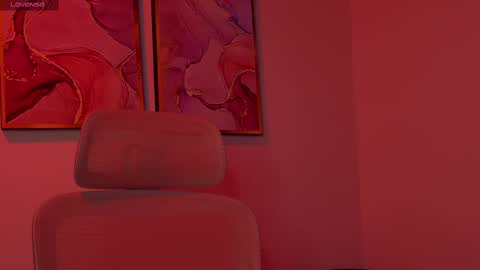 Danna Lovs online show from March 4, 2025, 10:57 am