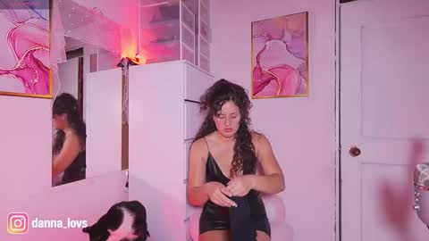 Danna Lovs online show from October 1, 2025, 5:30 pm