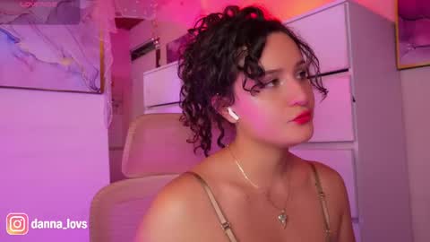 Danna Lovs online show from June 1, 2026, 3:03 pm